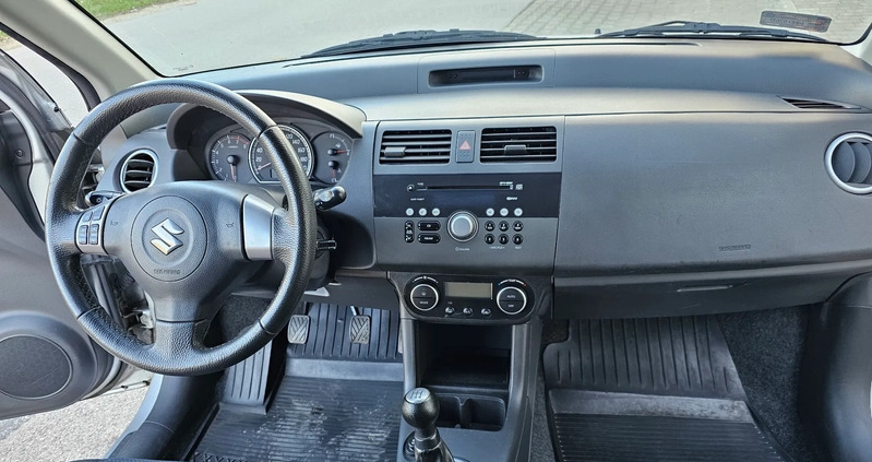 Suzuki Swift cena 13900 przebieg: 119000, rok produkcji 2010 z Sokołów Małopolski małe 529